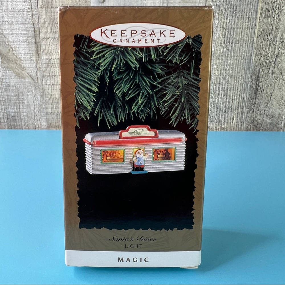 Hallmark Keepsake Ornament Santa’s Diner Light Magic Handcrafted & Dated 1995